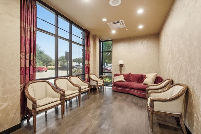 7433 Las Colinas Blvd