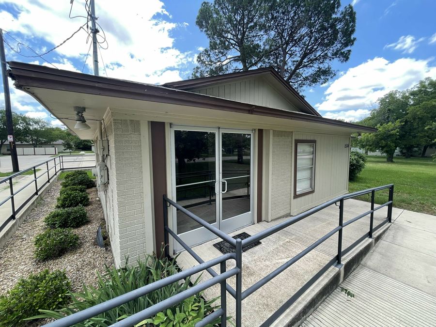 Single Tenant Office Building