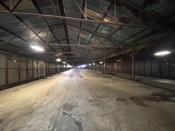 2476 Lawrence Avenue