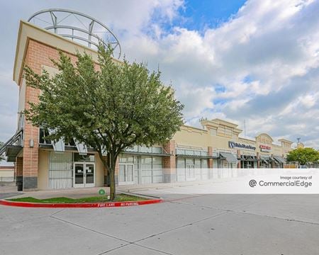 Retail space for Rent at 11818 Harry Hines Blvd in Dallas