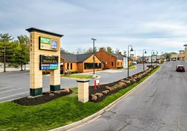 Vista Shops at Golden Mile