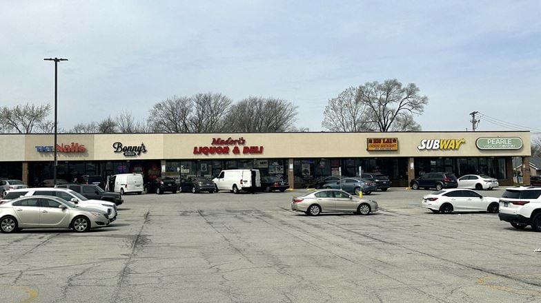 Mid Oak Plaza