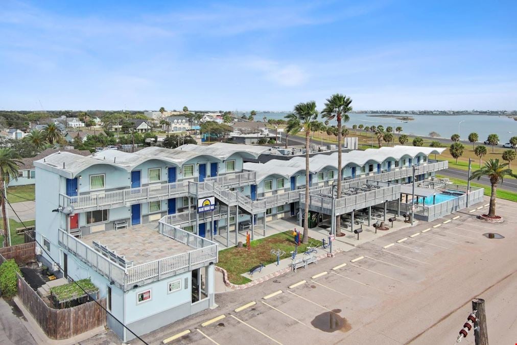 Beautifully Maintained Hotel for Sale in Scenic Rockport TX