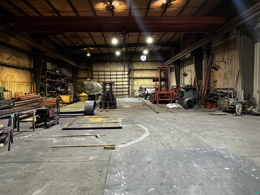 33,480 SF Manufacturing Building & Yard