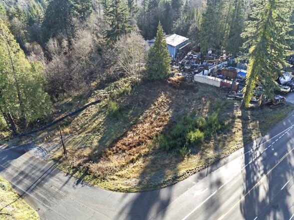 High Visibility 1 Acre Commercial Corner