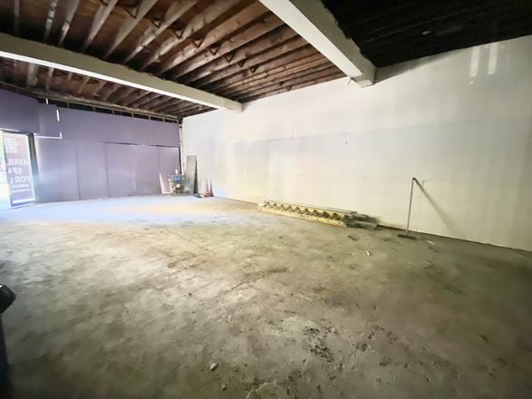 2402 34 avenue Astoria NY 11101
