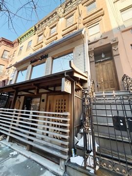 365-367 West 46th Street