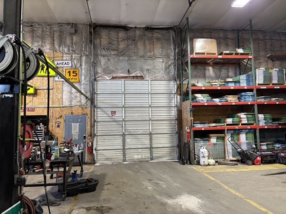 SINGLE-TENANT INDUSTRIAL INVESTMENT