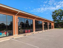 6035 N Knoxville Ave - Suites 103  & 105