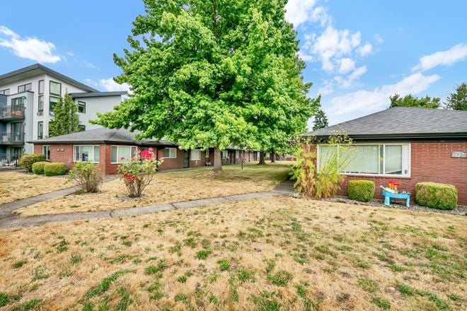 Masberg Court - Vancouver