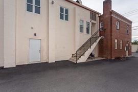 860 E Main St