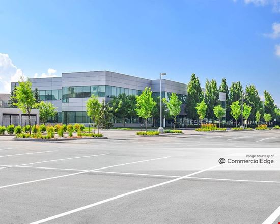 Lakeside Corporate Centre