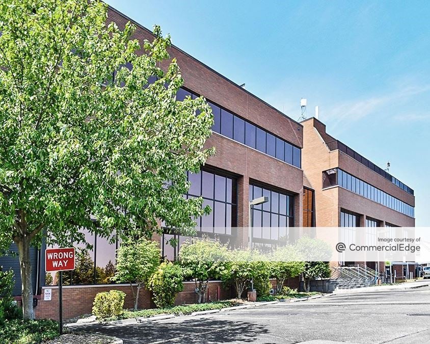 460 Bergen Blvd