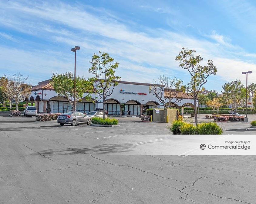 Meadowlark Plaza - 5295 Warner Avenue | Retail Building