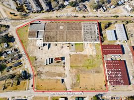 ±173,437 SF Industrial Warehouse with ±12.26-Acre Laydown Yard