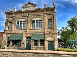 ±11,700 SF Retail Building Located in Downtown Hanford