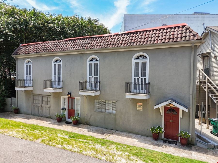 Duplex with Expansion Potential Near I-10 and Metairie Rd