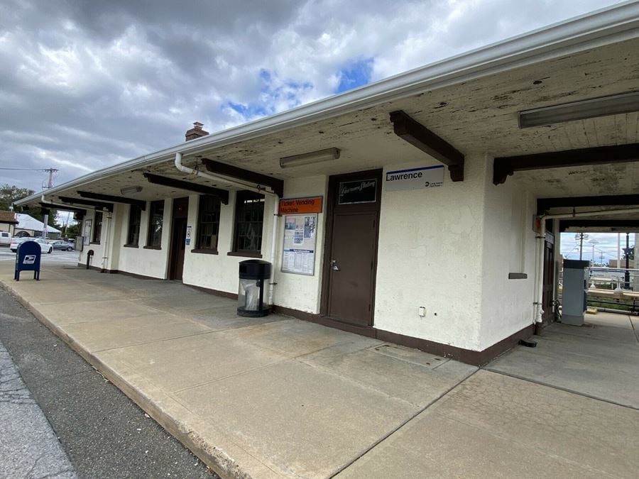 Lawrence LIRR Station Retail Space