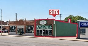 DOUGLAS STOREFRONT IN THE HEART OF DELANO