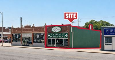 DOUGLAS STOREFRONT IN THE HEART OF DELANO