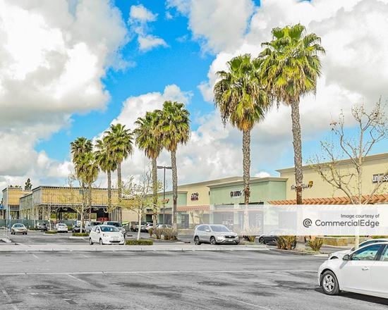 Lakewood Plaza Marketplace