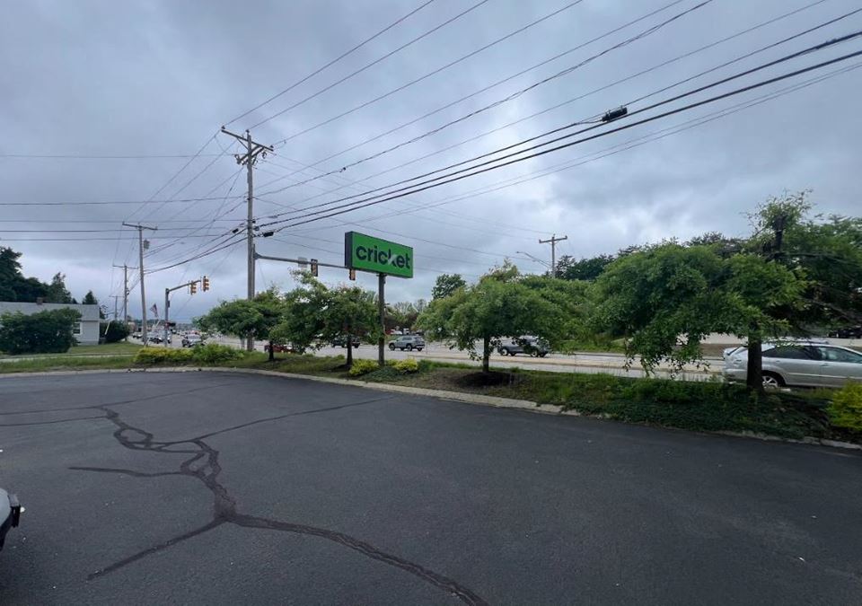 Stand Alone Building at Lighted Intersection