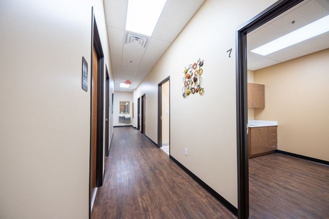 255 W Lebanon, Ste 124