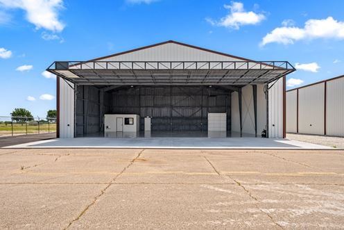 Corporate Hangar at Waco Regional Airport