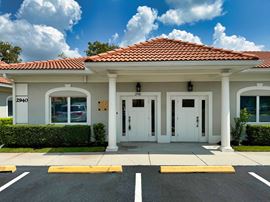 SUPER WELL LOCATED OFFICE SUITE ON UNIVERSITY PKWY.
