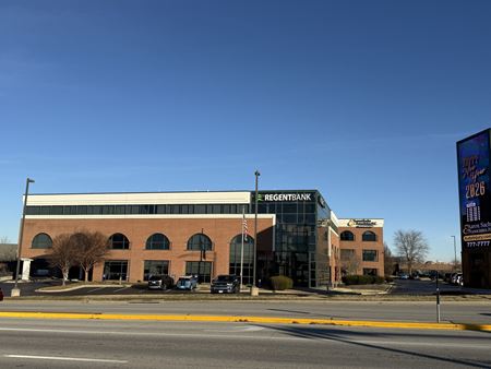 Office space for Rent at 3271 E Battlefield Rd in Springfield