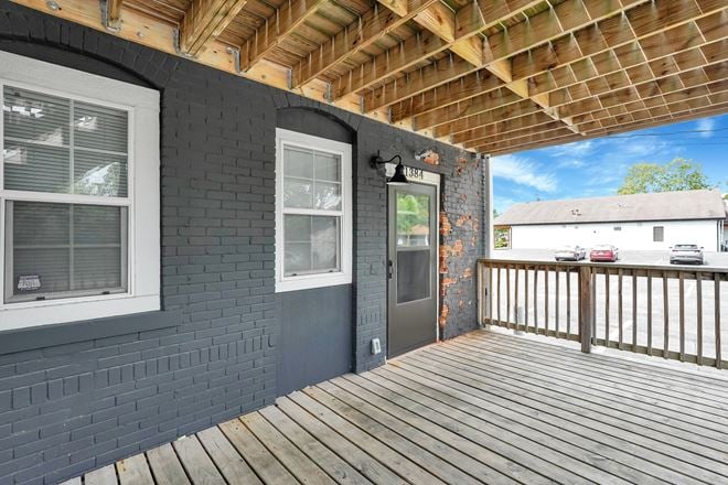 1386 East Main Street