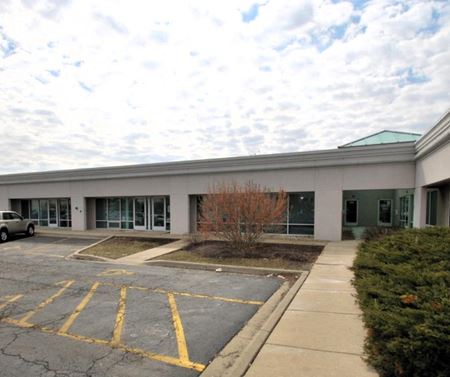 Photo of commercial space at 1231 W Lakeview Ct. in Romeoville