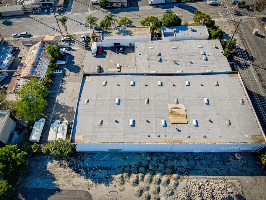 11400 Downey Ave
