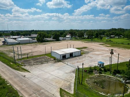 Photo of commercial space at 15469 & 15473 East Freeway in Channelview