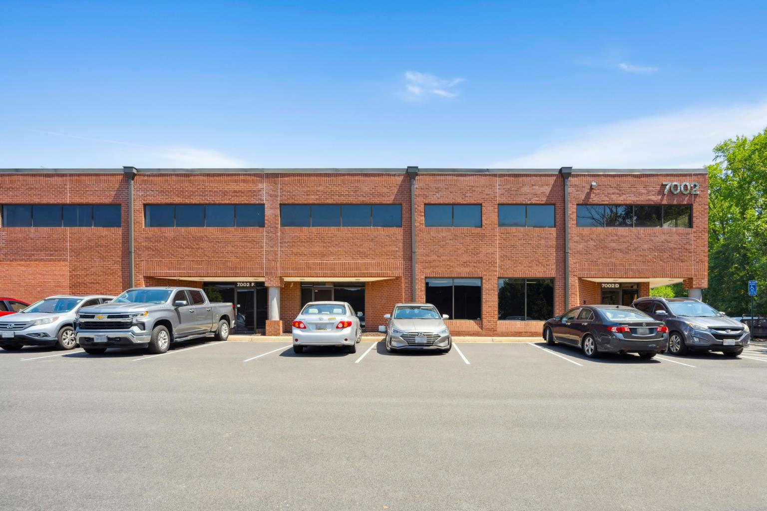 4,932 SF Industrial Space in Lorton, VA Photo