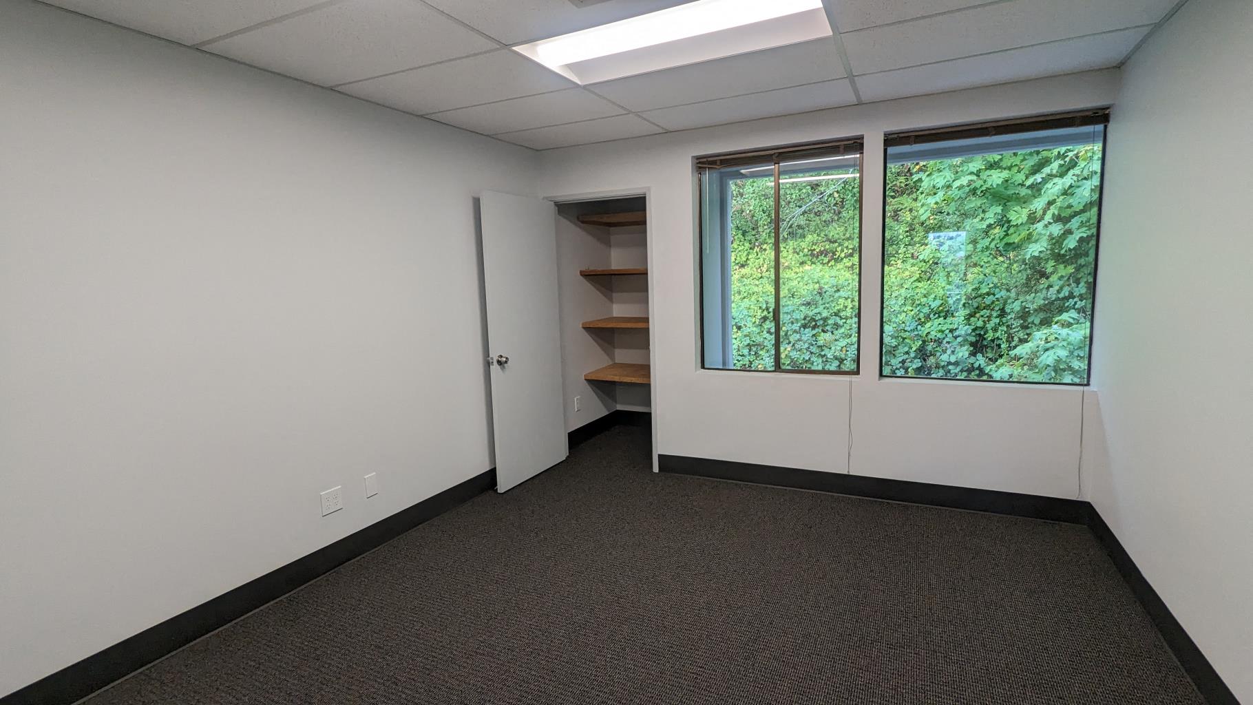 1,200 SF Office Space in Renton, WA Photo