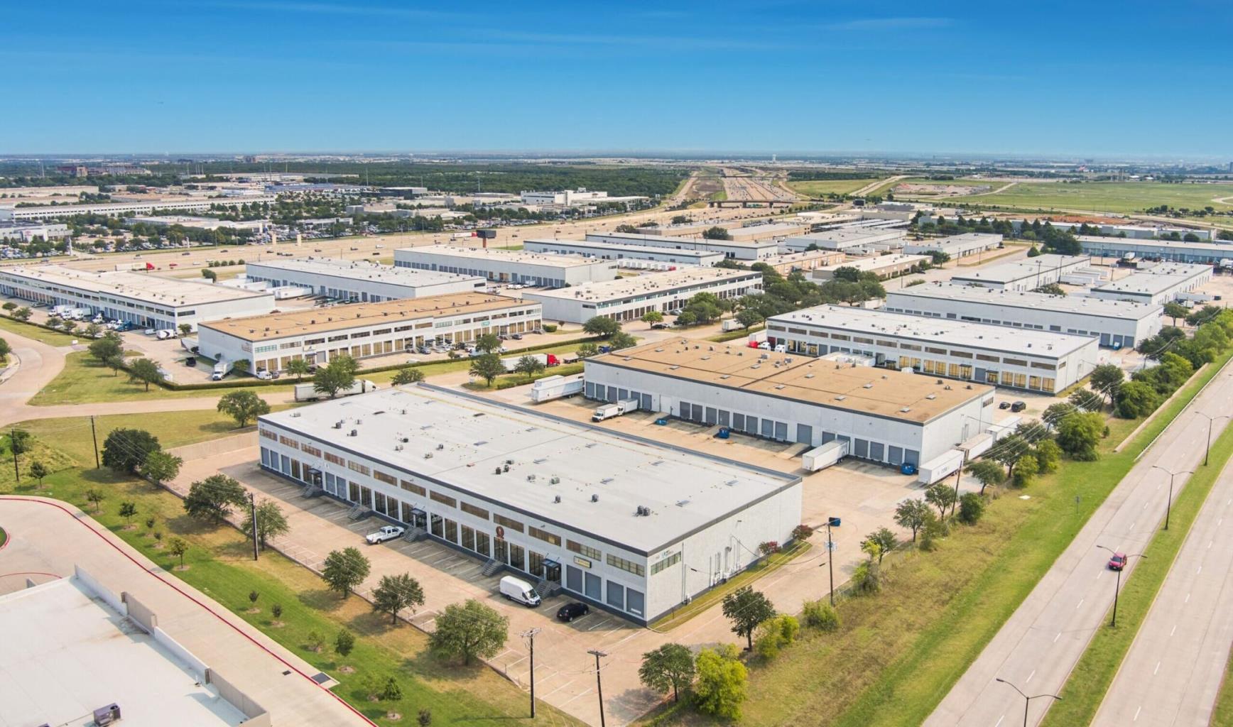 9,750 SF Industrial Space in Grapevine, TX Photo