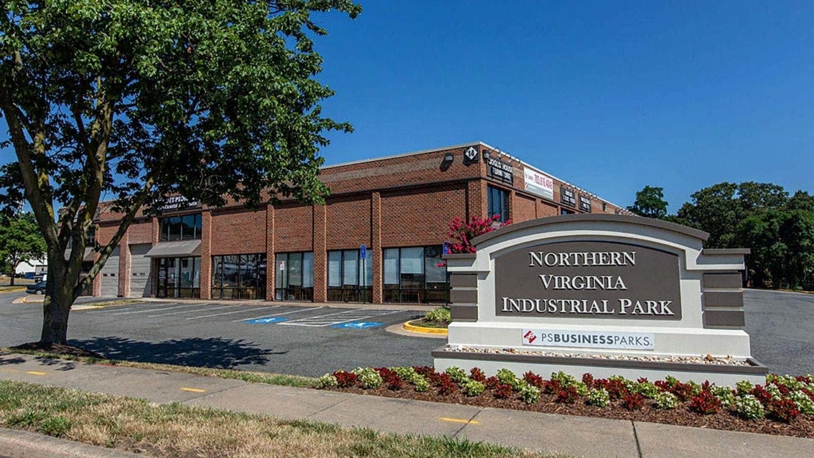 2,495 SF Industrial Space in Lorton, VA Photo