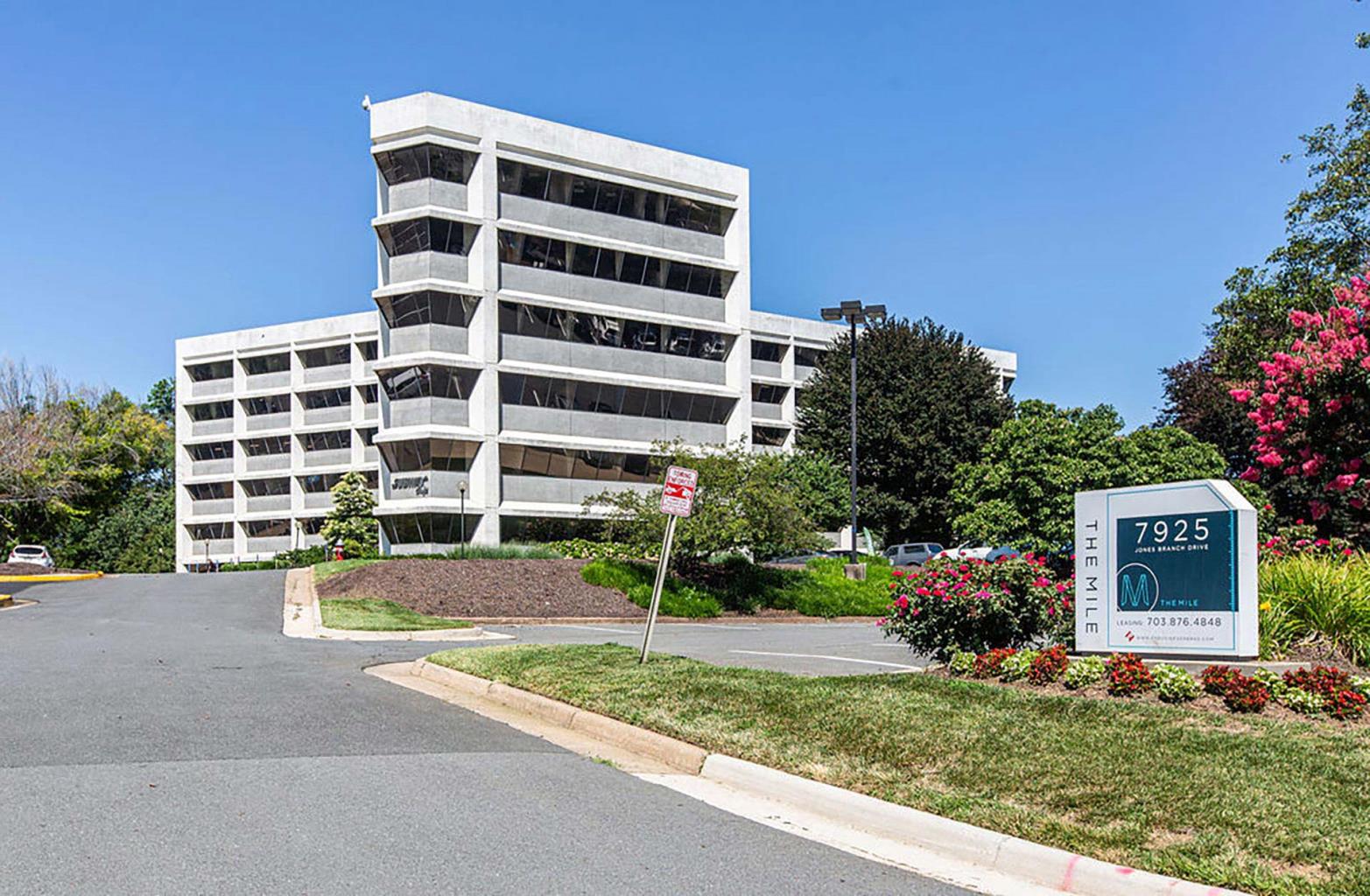 11,855 SF Office Space in McLean, VA Photo